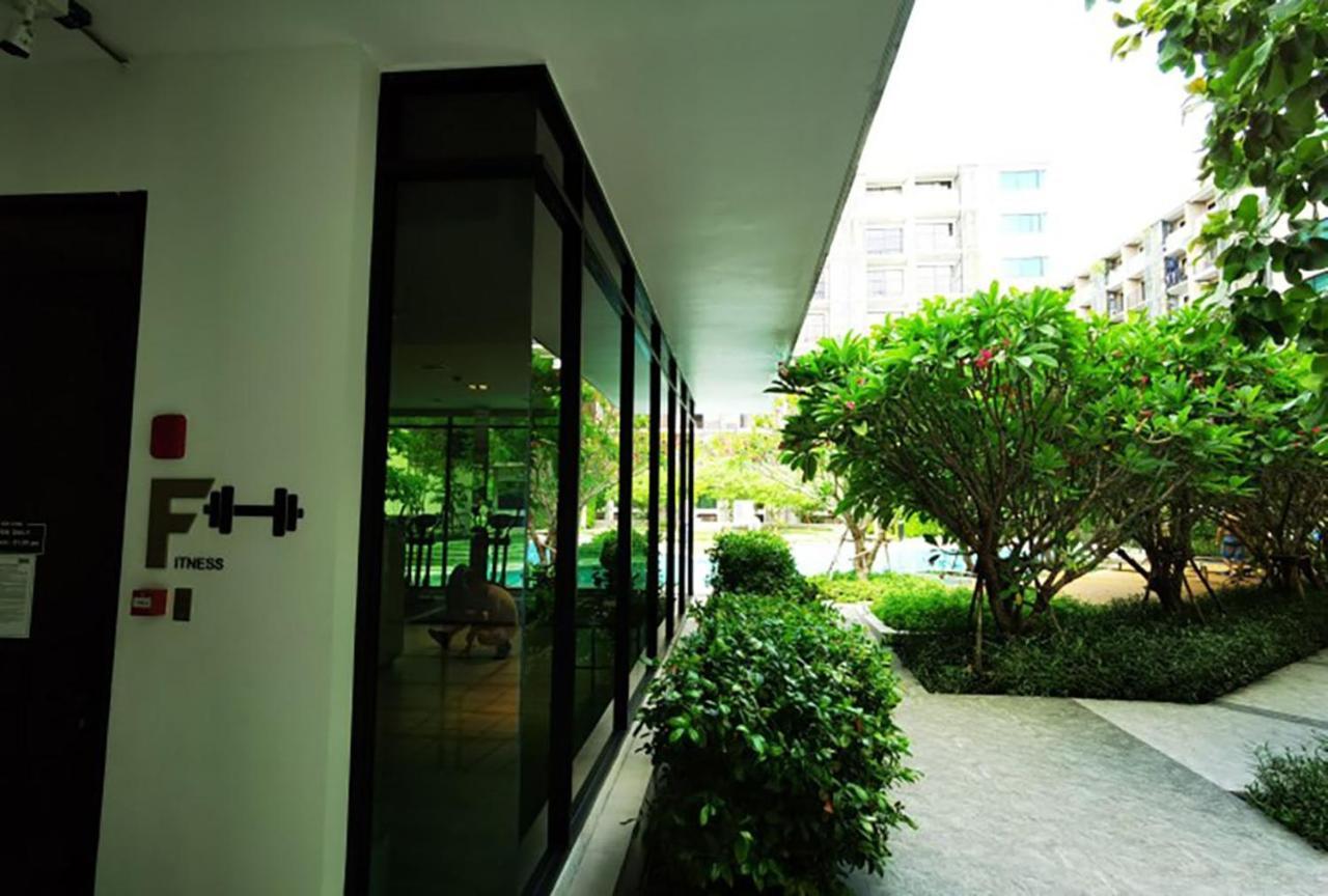 Blossom Sathorn Hospitality （曼谷高端酒店公寓） Exterior photo