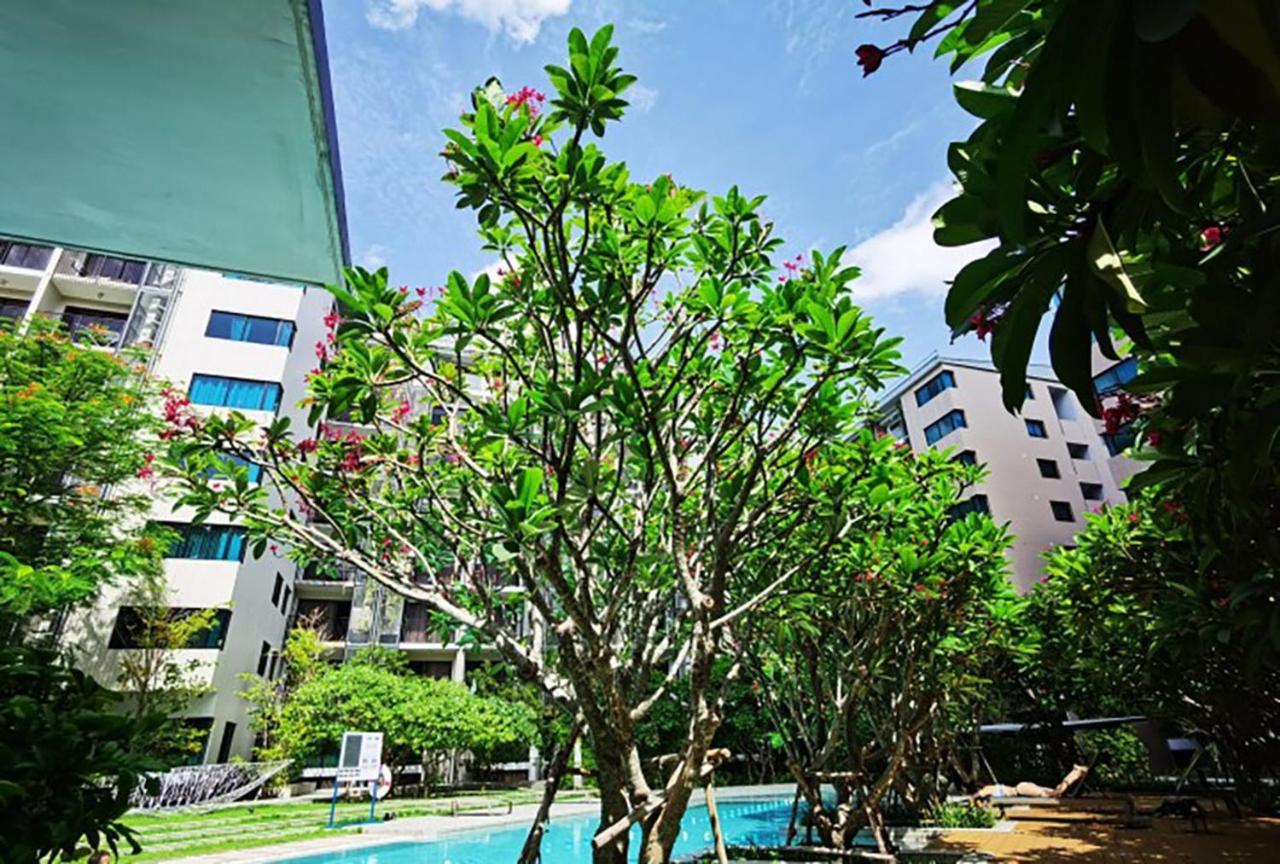 Blossom Sathorn Hospitality （曼谷高端酒店公寓） Exterior photo